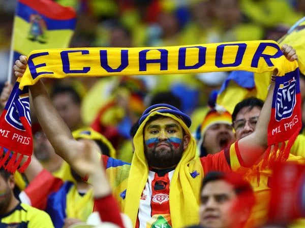 Fan của Ecuador trên sân Al Bayt. Ảnh: Getty Fan của Ecuador trên sân Al Bayt. Ảnh: Getty