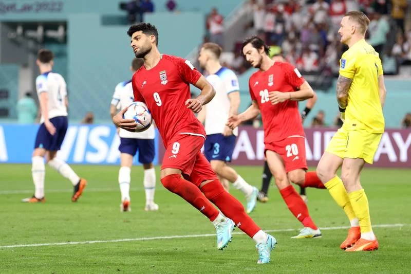 Tình huống Taremi ghi hai bàn danh dự làm người Iran kém vui. Ảnh: Getty Tình huống Taremi ghi hai bàn danh dự làm người Iran kém vui. Ảnh: Getty