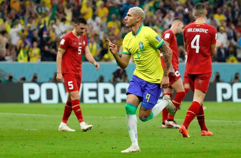 Sự cố thông điệp chính trị đã xảy ra ở phòng thay đồ đội Serbia trong trận Brazil đánh bại Serbia 2-0. Ảnh: Getty Sự cố thông điệp chính trị đã xảy ra ở phòng thay đồ đội Serbia trong trận Brazil đánh bại Serbia 2-0. Ảnh: Getty