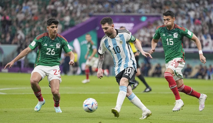 Thua sốc Saudi Arabia 1-2, Messi và những người bạn không còn đường lùi khi gặp Mexico. Ảnh: Getty Thua sốc Saudi Arabia 1-2, Messi và những người bạn không còn đường lùi khi gặp Mexico. Ảnh: Getty