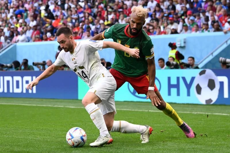 Cameroon hòa vất vả với Serbia. Ảnh: Getty