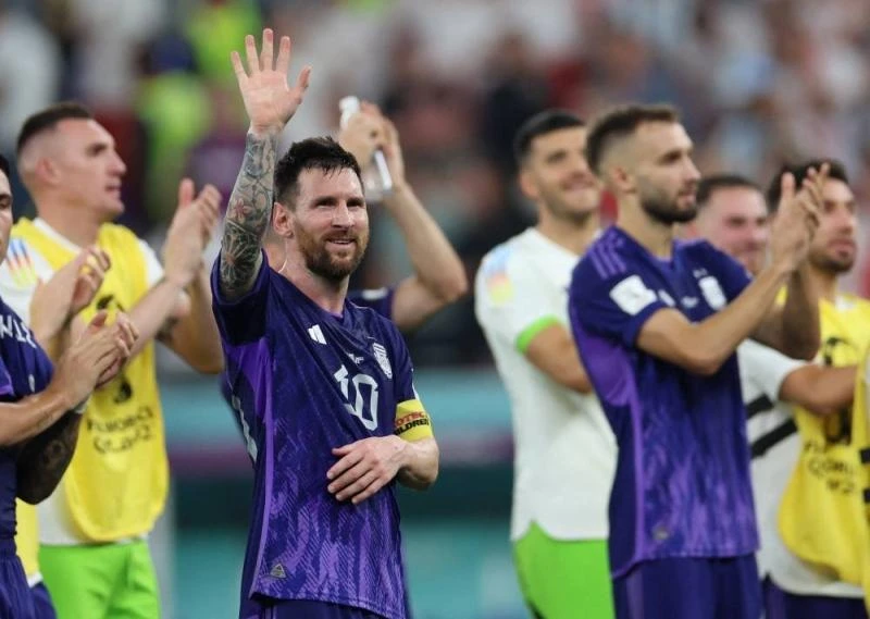Argentina vào vòng 1/8 World Cup, Messi tri ân Maradona ảnh 1