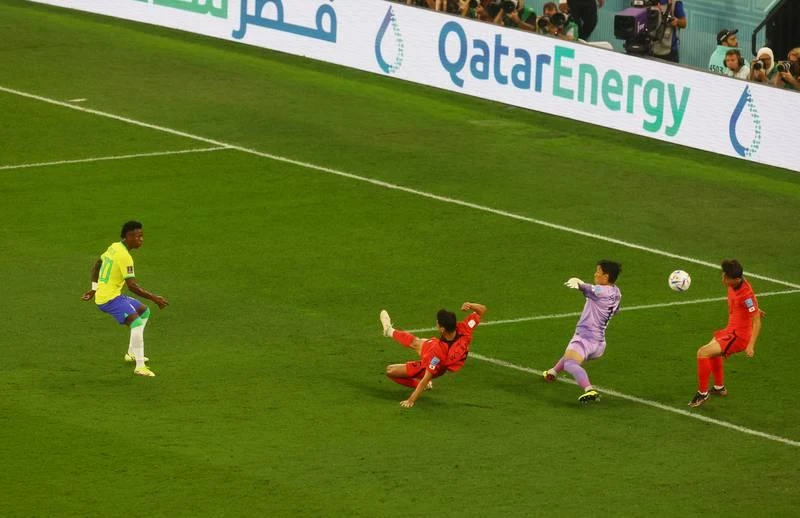 Vinicius Jr ghi bàn vào lưới Hàn Quốc trong chiến thắng 4-1 ở vòng 1/8. Ảnh: Getty