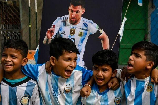 Messi rồi cũng lên ngôi kịch tính như chính hồi Maradona ở chung kết Mexico 86 vậy. Ảnh: Getty Messi rồi cũng lên ngôi kịch tính như chính hồi Maradona ở chung kết Mexico 86 vậy. Ảnh: Getty
