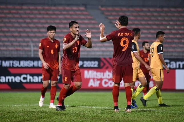 Dangda góp một bàn trong chiến thắng 5 sao của nhà vô địch. Ảnh: FAT Dangda góp một bàn trong chiến thắng 5 sao của nhà vô địch. Ảnh: FAT
