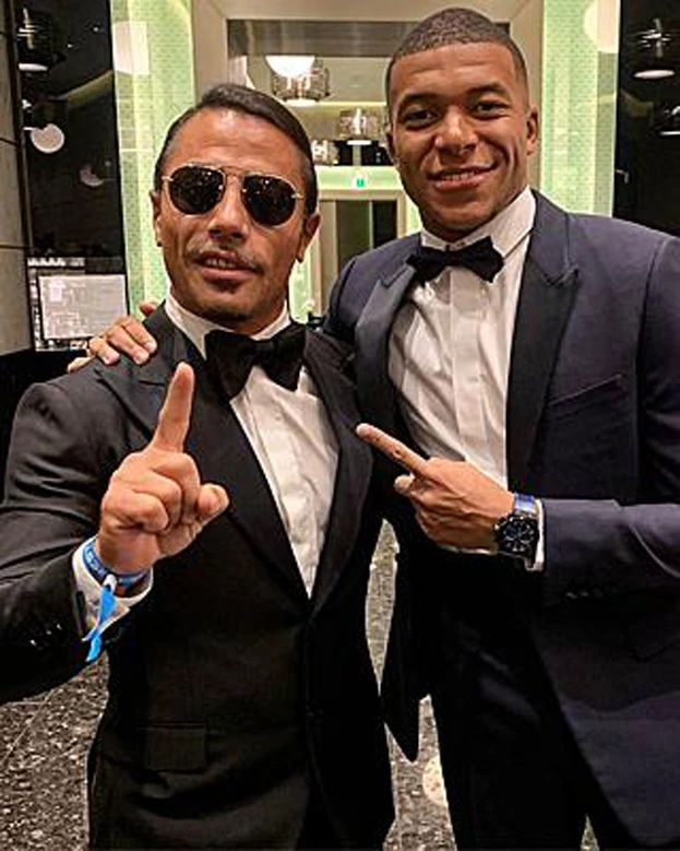 FIFA điều tra ‘thánh rắc muối’ Salt Bae ảnh 3 FIFA điều tra ‘thánh rắc muối’ Salt Bae ảnh 3