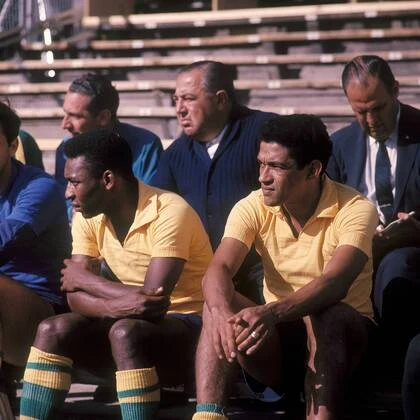 Pele ngồi dự bị hai trận đầu tại World Cup 1958 ở Thụy Điển. Ảnh: World Football Pele ngồi dự bị hai trận đầu tại World Cup 1958 ở Thụy Điển. Ảnh: World Football