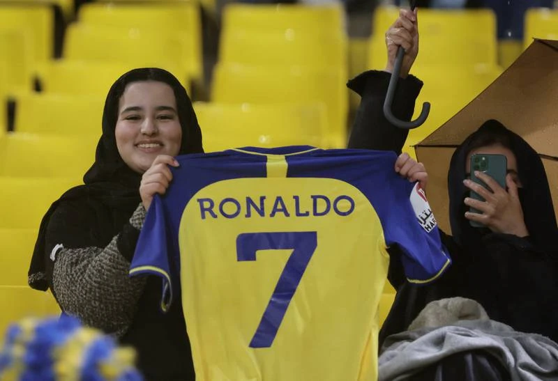Việc Ronaldo về Saudi Arabia chơi bóng cũng nằm trong kế hoạch chạy đua tổ chức World Cup của quốc gia này. Ảnh: Getty Việc Ronaldo về Saudi Arabia chơi bóng cũng nằm trong kế hoạch chạy đua tổ chức World Cup của quốc gia này. Ảnh: Getty