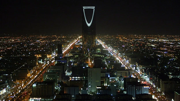 Tòa cao ốc Kingdom Center Tower ở El Riyadh dành cho giới Siêu giàu, trong đó có căn hộ của gia đình Ronaldo với 17 phòng. Ảnh: S.E Tòa cao ốc Kingdom Center Tower ở El Riyadh dành cho giới Siêu giàu, trong đó có căn hộ của gia đình Ronaldo với 17 phòng. Ảnh: S.E