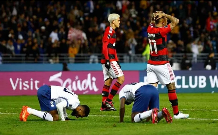 Ở trận bán kết 1, nhà vô địch châu Á-Al Hilal (áo trắng) đã "dạy" cho nhà vô địch Nam Mỹ, Flamengo bài học bằng chiến thắng 3-2. Ảnh: Getty Ở trận bán kết 1, nhà vô địch châu Á-Al Hilal (áo trắng) đã "dạy" cho nhà vô địch Nam Mỹ, Flamengo bài học bằng chiến thắng 3-2. Ảnh: Getty