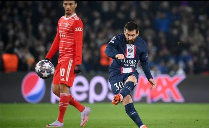 "Cái que trái" của nhà vô địch World Cup 2022 không ngoan sáng sớm nay. Mbappe đưa bóng vào lưới và...mừng hụt. Trọng tài đã từ chối pha đưa bóng vào lưới của vua phá lưới World Cup 2022. Đối đầu với PSG ngay Công viên các Hoàng tử ở thủ đô Paris, nhưng "Hùm xám" có chiến thắng oanh liệt. Thật khó để Messi và đồng đội lật ngược tình thế ở lượt về tại Allianz.