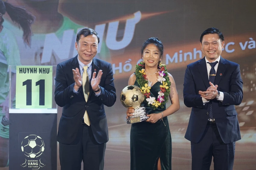 ...Và Huỳnh Như cũng xứng đáng được trao QBV lần thứ năm. Ảnh: ANH PHƯƠNG ...Và Huỳnh Như cũng xứng đáng được trao QBV lần thứ năm. Ảnh: ANH PHƯƠNG