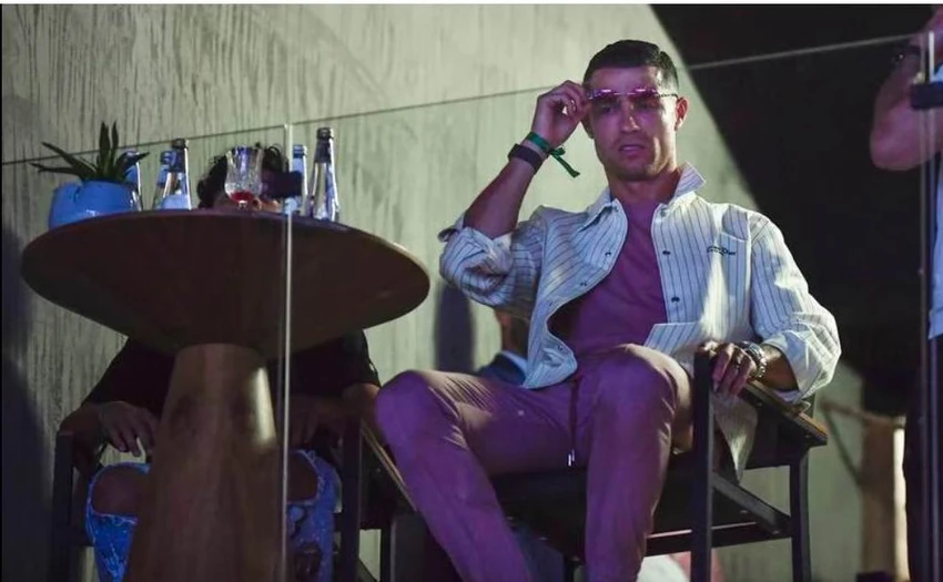 Ronaldo cùng Mike Tyson xem quyền Anh ảnh 1