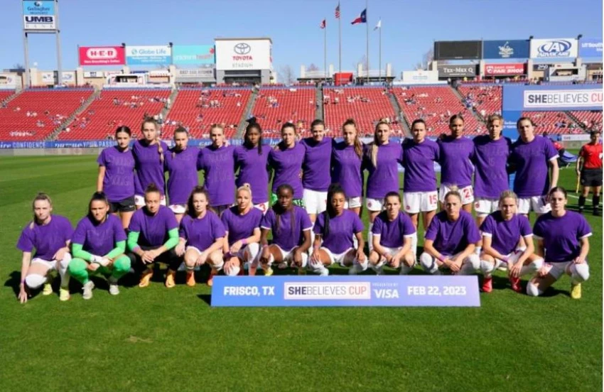 Tuyển nữ Canada vừa đá Cúp SheBelieves ở Mỹ vừa tranh đấu bình đẳng giới trong thu nhập với nam và thành công. Ảnh: Getty Tuyển nữ Canada vừa đá Cúp SheBelieves ở Mỹ vừa tranh đấu bình đẳng giới trong thu nhập với nam và thành công. Ảnh: Getty