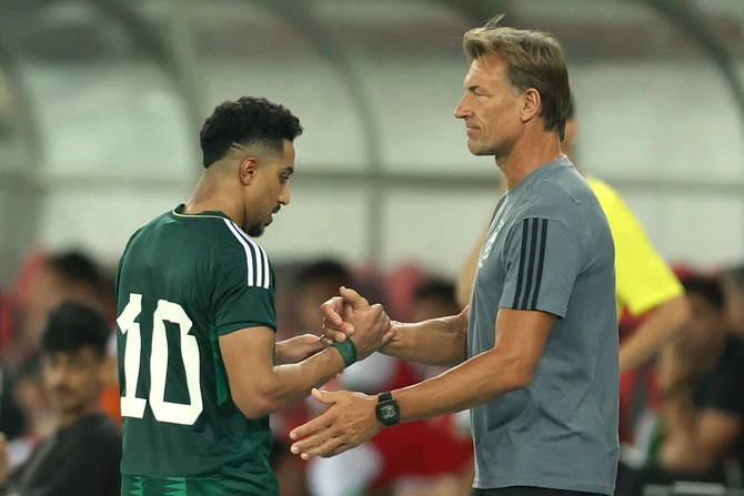 Thầy trò Herve Renard bị la ó khi thể hiện tệ thua Bolivia 1-2 vừa qua. Ảnh: AFP Thầy trò Herve Renard bị la ó khi thể hiện tệ thua Bolivia 1-2 vừa qua. Ảnh: AFP