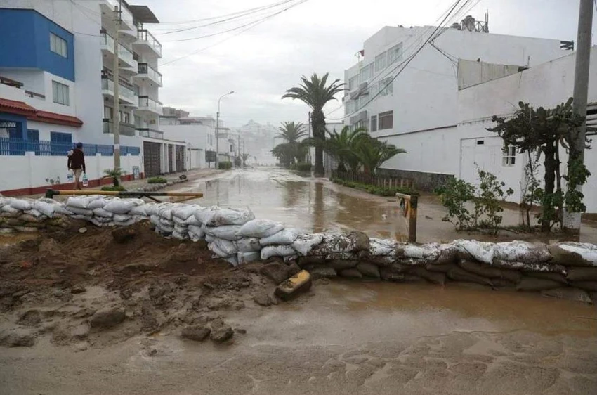 "Nửa phía nam" của Peru....mưa xuống là ngập lênh láng. Ảnh: Reuters "Nửa phía nam" của Peru....mưa xuống là ngập lênh láng. Ảnh: Reuters