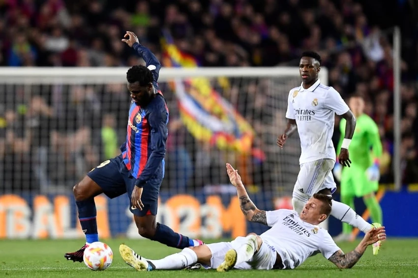 Barcelona thắng lượt đi 1-0 tại Bernabeu, cứ tưởng dễ dàng lượt về, nhưng không phải. Ảnh: Getty