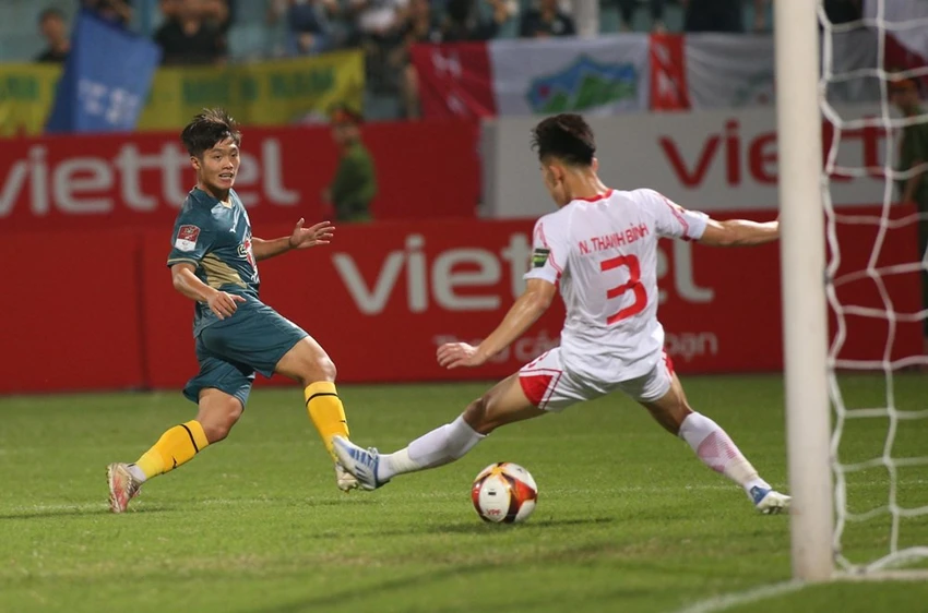 HLV Kiatisak xuất sắc hay may? ảnh 1