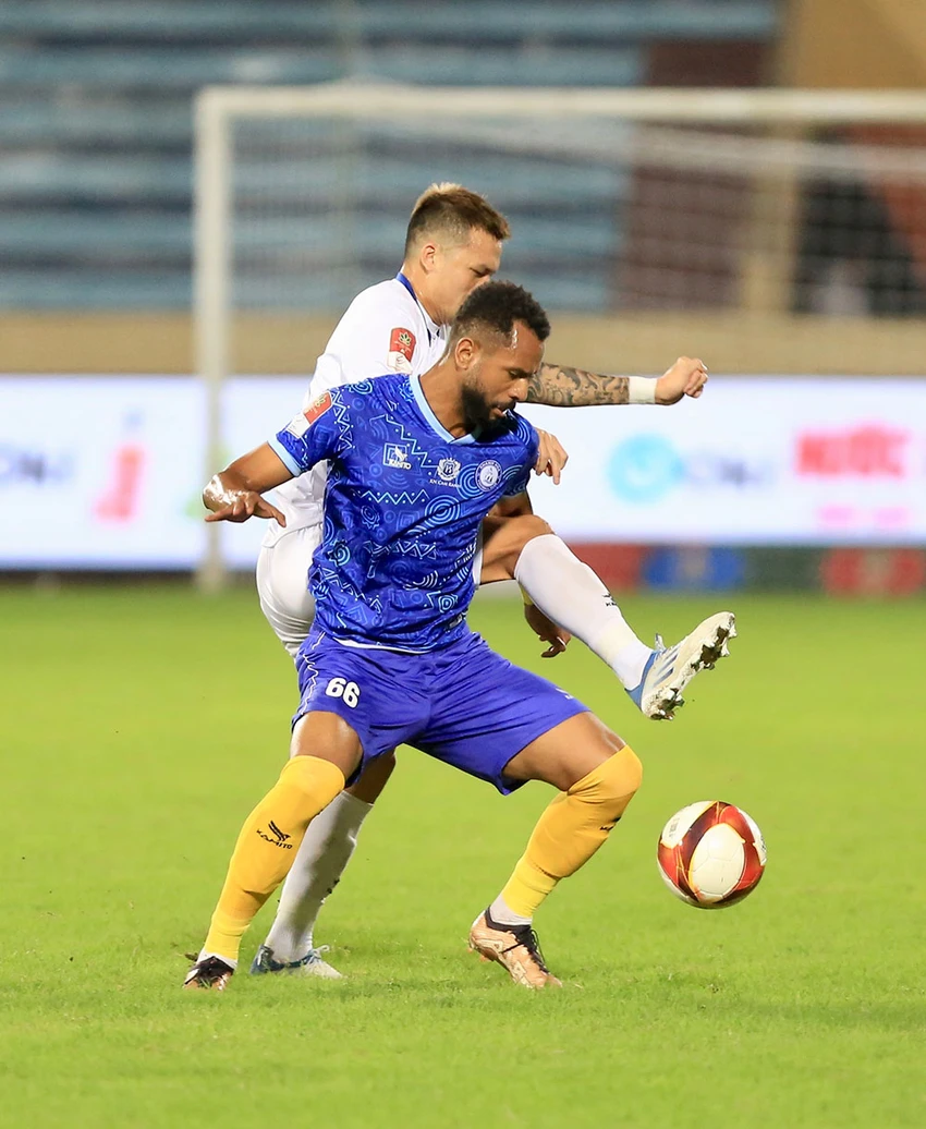 Yago (66) mở điểm cho Khánh Hòa phút 71. Ảnh: VPF Yago (66) mở điểm cho Khánh Hòa phút 71. Ảnh: VPF