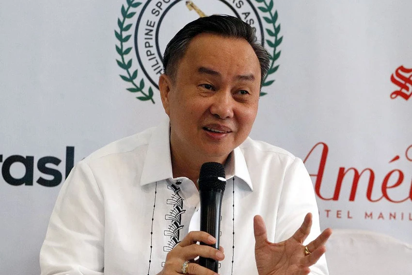 Chủ tịch Ủy ban Olympic Philippines ký bức thư xin tham gia bóng chuyền nam SEA Games 32 dù hai lần họ không trả lời đúng thời gian. Ảnh: P.T Chủ tịch Ủy ban Olympic Philippines ký bức thư xin tham gia bóng chuyền nam SEA Games 32 dù hai lần họ không trả lời đúng thời gian. Ảnh: P.T
