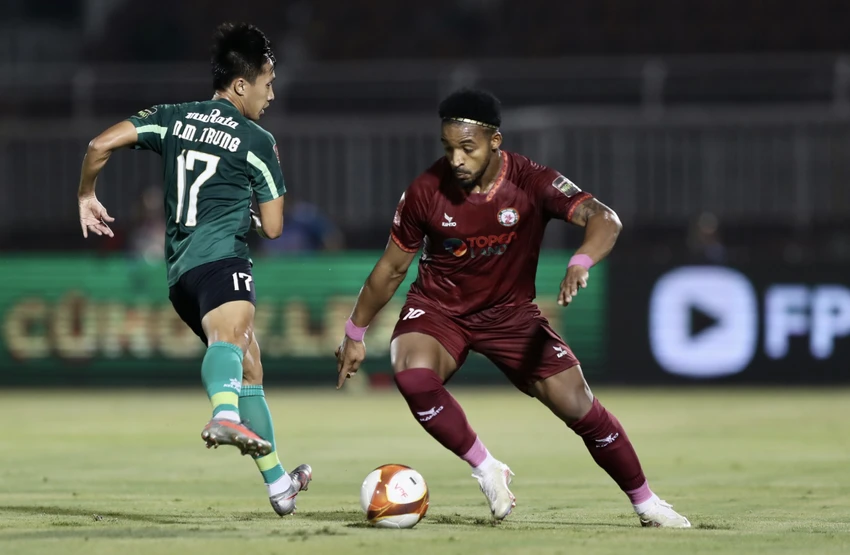 Rafaelson (10) của T. Bình Định hôm nay thể hiện nhạt nhòa. Ảnh: ANH PHƯƠNG Rafaelson (10) của T. Bình Định hôm nay thể hiện nhạt nhòa. Ảnh: ANH PHƯƠNG