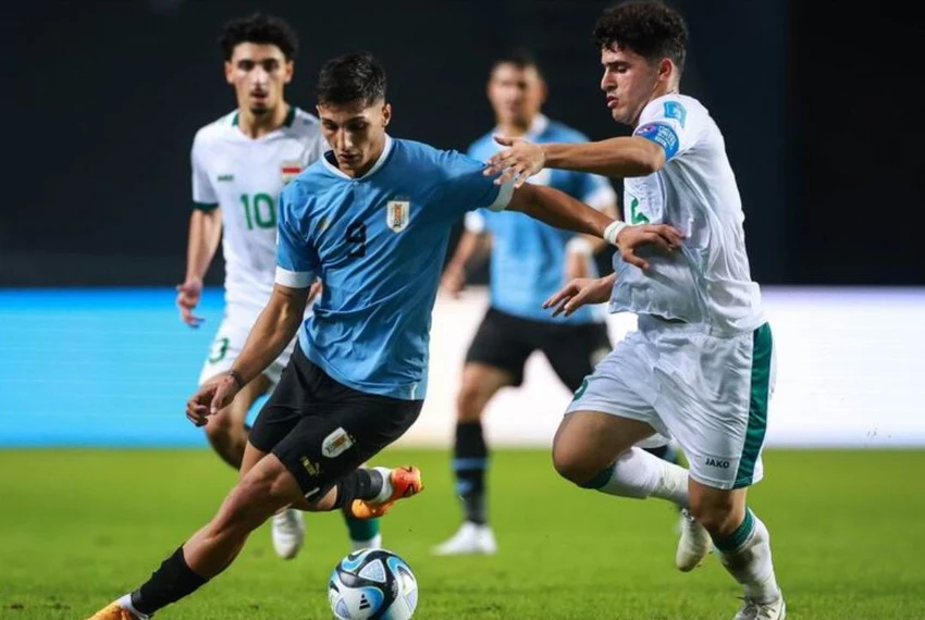 Iraq (trắng) bị Uruguay đánh bại 4-0. Ảnh: AFC Iraq (trắng) bị Uruguay đánh bại 4-0. Ảnh: AFC