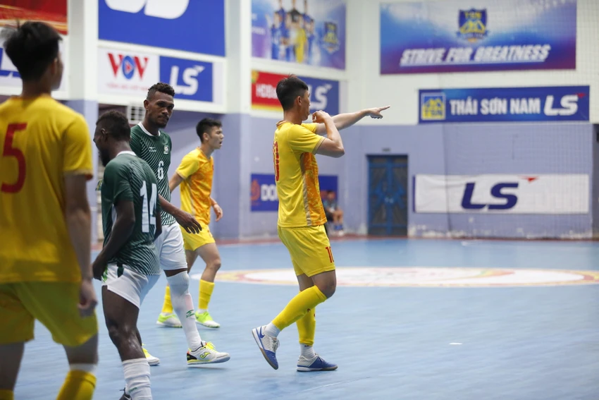 Tuyển Việt Nam tiếp tục có chiến thắng "5 sao" trước Quần đảo Solomon ở trận giao hữu lượt về. Ảnh: CTP Tuyển Việt Nam tiếp tục có chiến thắng "5 sao" trước Quần đảo Solomon ở trận giao hữu lượt về. Ảnh: CTP