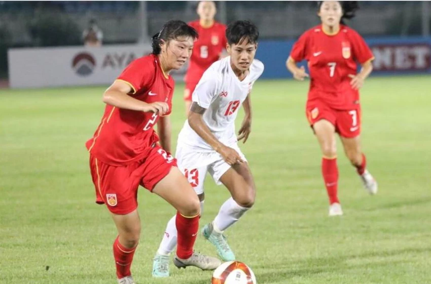 ...Trong khi Trung Quốc (đỏ) thắng Myanmar 5-0. Ảnh: AFC ...Trong khi Trung Quốc (đỏ) thắng Myanmar 5-0. Ảnh: AFC