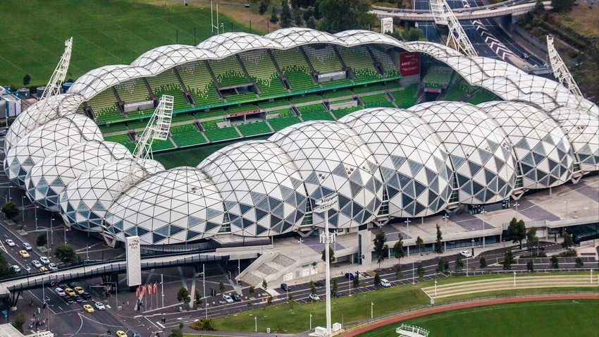 Nhìn từ trên cao sân Melbourne Rectangular...thật độc đáo. Sân Brisbane của Úc này cũng rất thoáng và có gam màu đẹp, sân có sức chứa 52.500 chỗ ngồi, đây cũng là sân đa năng để chơi bóng bầu dục, bóng đá, bóng đá kiểu Mỹ (bóng bầu dục có dùng chân) Sân Perth Rectangular cũng nằm ở Úc, cũng là sân đa năng, dùng cho bóng đá, bóng bầu dục, bóng đá kiểu Mỹ. Sân Hindmarch ở Adelaide, Úc có sức chứa chỉ 15 ngàn chỗ ngồi. Sân này sẽ diễn ra 5 trận World Cup 2023 chủ yếu là các trận vòng bảng, và một trận vòng 1/8. Eden Park có sức chứa 50 ngàn chỗ ngồi, chính là nơi tuyển VN thi đấu, trước mắt ở trận đầu ra quân gặp Mỹ lúc 8 giờ ngày 22-7. Eden Park nằm ở Auckland, thuộc đảo Bắc New Zealand. Cũng giống như Úc, các sân vận động của New Zealand thường dùng cho bóng đá, bóng bầu dục, bóng đá kiểu Mỹ. Sân Eden Park này không ngoại lệ. Eden Park còn là sân nhà của ba đội tuyển New Zealand gồm bóng đá, bóng chày, bóng bầu dục. Sân Willington có sức chứa 34.500 chỗ ngồi, nơi đây thường diễn ra những trận bóng đá, bóng bầu dục và bóng chày lớn. Sân Dunedine có sức chứa 30 ngàn chỗ ngồi, sẽ diễn ra sáu trận World Cup 2023, trong đó có trận tuyển Philippines gặp Thụy Sĩ. Sân Waikato có sức chứa 25 ngàn chỗ ngồi, nằm ở đảo Nam của New Zealand, hồi vòng Play off liên khu vực tranh vé vớt đi World Cup 2023, thì sân này diễn ra hai trận đấu, sân này tổ chức 5 trận vòng bảng World Cup 2023.