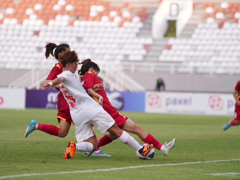 Việt Nam (đỏ) ngược dòng thắng Myanmar 2-1 để vào đá chung kết. Ảnh: VFF Việt Nam (đỏ) ngược dòng thắng Myanmar 2-1 để vào đá chung kết. Ảnh: VFF