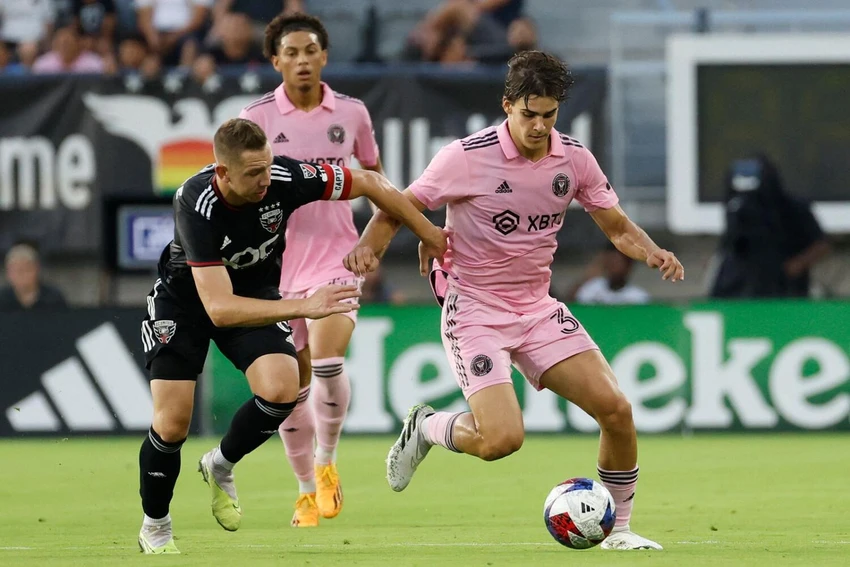 Messi phải "gánh team" để làm sao Inter Miami giải hạn 10 trận toàn thua và thoát nhóm cuối bảng. Ảnh: K.T