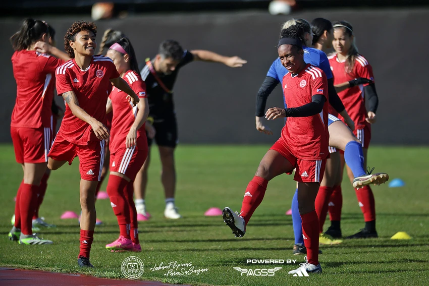 HLV Stajcic bảo vệ nghiêm ngặt những đôi chân học trò sau khi thắng New Zealand 1-0. Ảnh: FFA Liệu Philippines có tiếp tục làm nên bất ngờ khi chạm trán với Na Uy? Ảnh: FFA Phi kiều từ Úc và New Zealand đổ xô về Auckland, đến Eden Park để xem trận Philippines-Na Uy. Người hùng Sarina Bolden ghi bàn thắng vàng vào lưới New Zealand sẽ tiếp tục ghi bàn vào lưới Na Uy? Ảnh: HTM