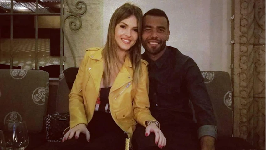 Nếu cô vợ đầu Cheryl là ngôi sao nhạc pop thì vợ hai của Ashley Cole là siêu mẫu. Ảnh: Trang cá nhân của A. Cole. Nếu cô vợ đầu Cheryl là ngôi sao nhạc pop thì vợ hai của Ashley Cole là siêu mẫu. Ảnh: Trang cá nhân của A. Cole.