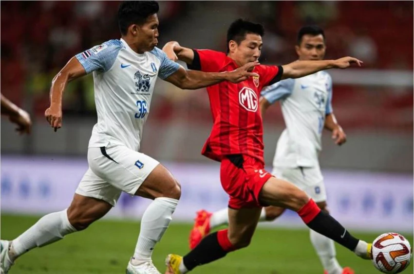 Pathum Utd có sự phục vụ của Chanathip và đánh bại Shanghai Port có Wu Lei 3-2 giành quyền vào chơi vòng bảng.