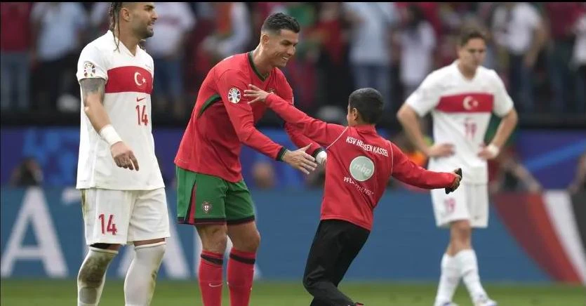 Ronaldo-bi-thay-mang-3.jpg
