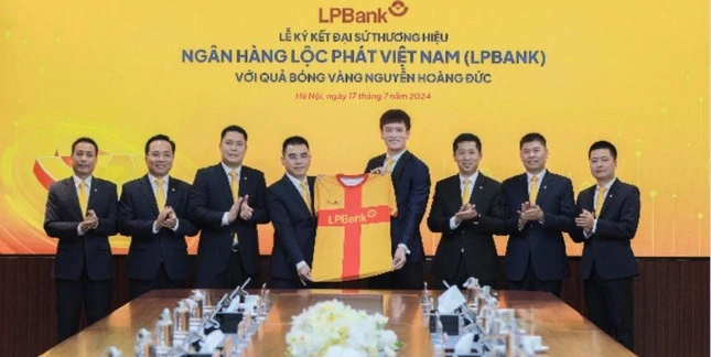 Qua-Bong-Vang Hoang-Duc-1.jpg