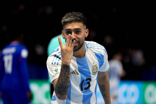 Futsal-World-Cup-2024-ban-ket-2-Ga-trong-Gaulois-1-3.jpg