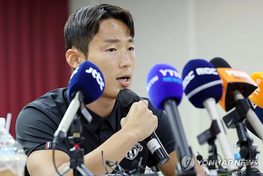 Son- Jun- ho.jpg