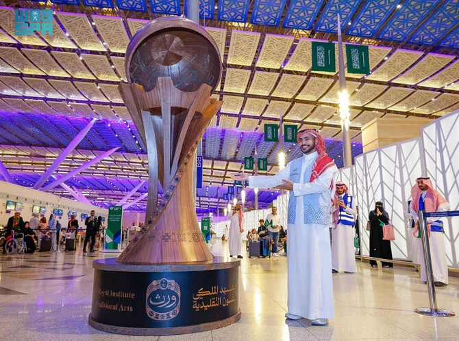 Saudi Arabia không thiếu tiền đầu tư thêm cơ sở hạ tầng, vấn đề là họ được làm chủ nhà của một World Cup đồ sộ. Saudi Arabia là quốc gia đơn phương đầu tiên làm chủ nhà World Cup có 48 đội, trước đó là Mỹ-Mexico- Canada (2026), Morocco-Tây Ban Nha-Bồ Đào Nha (2030).