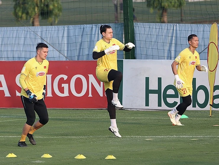 Thích cách dùng thủ môn Đình Triệu của HLV Kim Sang- sik