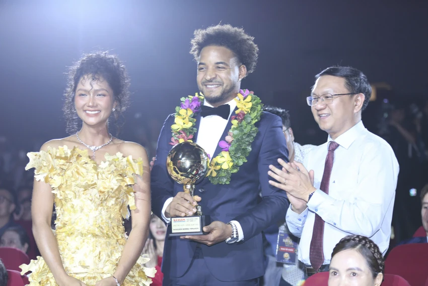 Qua-bong-vang-Rafa.JPG
