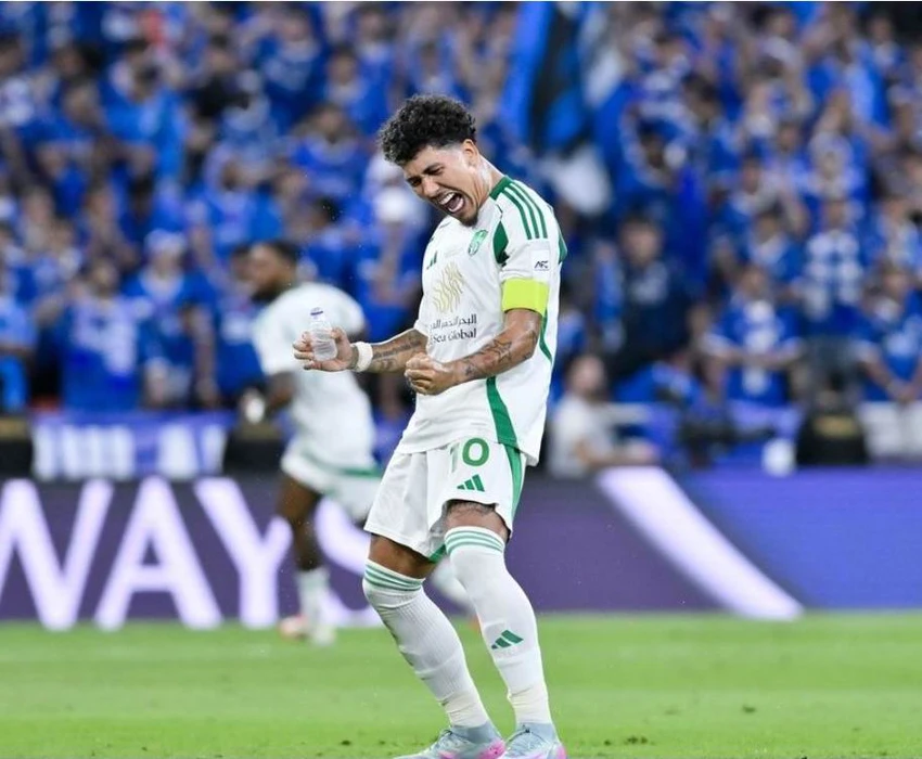 Cuu- sao- Newcastle- Firmino.jpg
