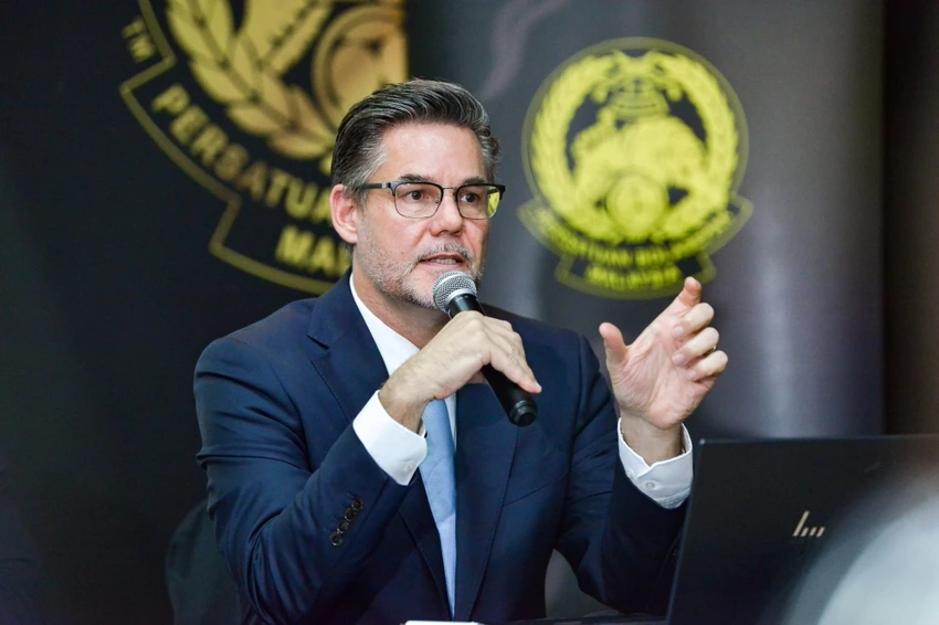 Bong-da- Malaysia- LS- Serge- Villtoz.jpg