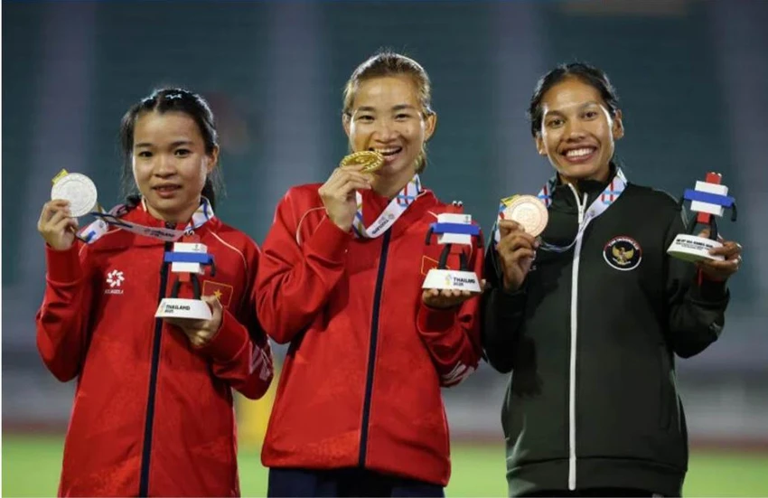 Nu-hoang- moi- Nguyen- Thi- Oanh-1.jpg