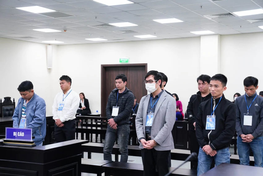 Ba giám đốc hầu tòa trong vụ án Đưa hoặc sử dụng trái phép thông tin mạng máy tính, mạng viễn thông. Ảnh: CTV Ba giám đốc hầu tòa trong vụ án Đưa hoặc sử dụng trái phép thông tin mạng máy tính, mạng viễn thông. Ảnh: CTV