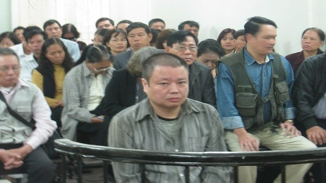 Lê Hồng Bàng tại phiên tòa sơ thẩm lần 1. Ảnh: CTV Lê Hồng Bàng tại phiên tòa sơ thẩm lần 1. Ảnh: CTV