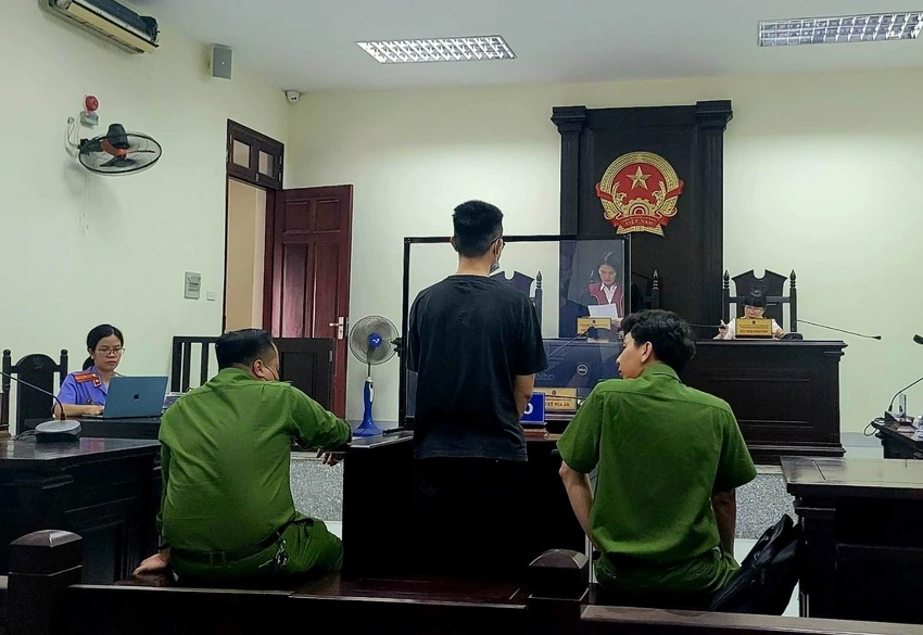 Nguyễn Duy Linh lãnh bảy năm tù về tội cố ý gây thương tích Nguyễn Duy Linh lãnh bảy năm tù về tội cố ý gây thương tích