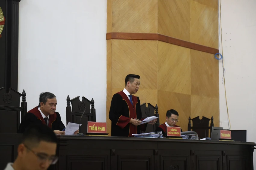Hội đồng xét xử phúc thẩm vụ án AIC. Ảnh: DT Hội đồng xét xử phúc thẩm vụ án AIC. Ảnh: DT