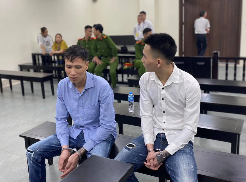 Hai bị cáo tại phiên tòa. Ảnh: TN Hai bị cáo tại phiên tòa. Ảnh: TN