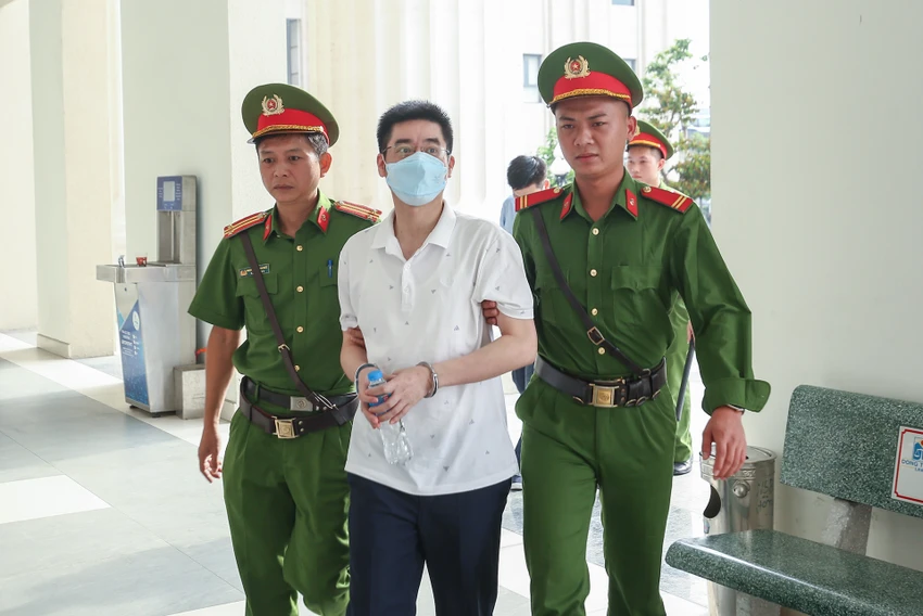 Bị cáo Hoàng Văn Hưng. Ảnh: Phi Hùng Bị cáo Hoàng Văn Hưng. Ảnh: Phi Hùng
